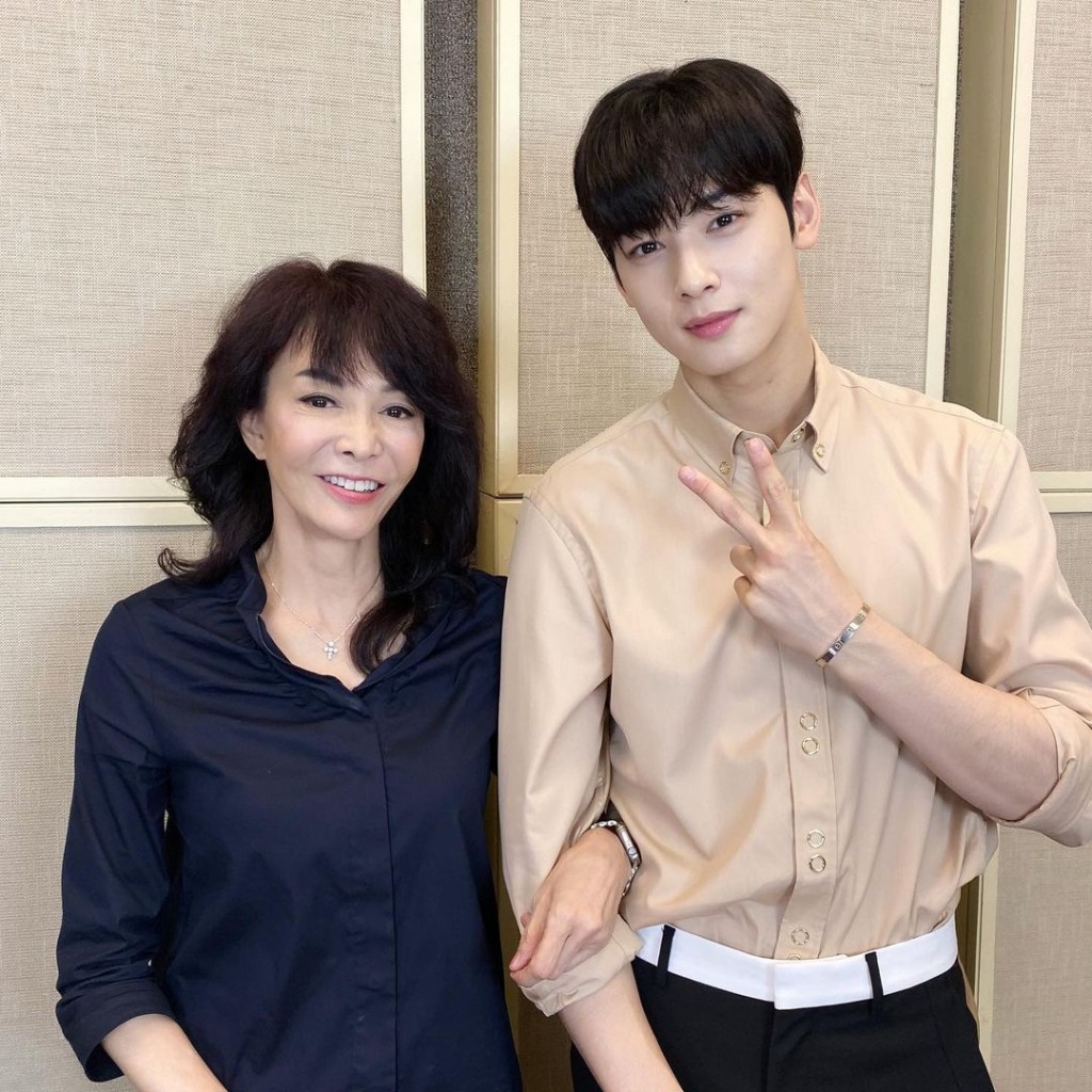 「臉蛋天才」車銀優也是鄭裕玲摯愛，數度邀請對方上電台電目。